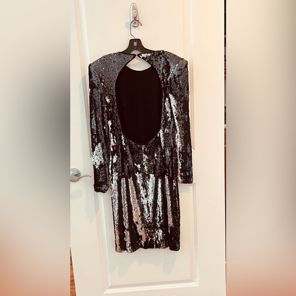 NAEEM KHAN Silver Black Sequin Sheath Open Back Dress - Picture 5 of 16